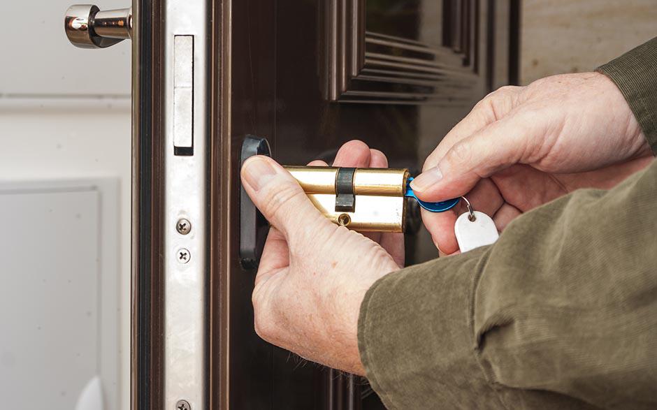 ouvrir une porte fermée à clé Compiègne